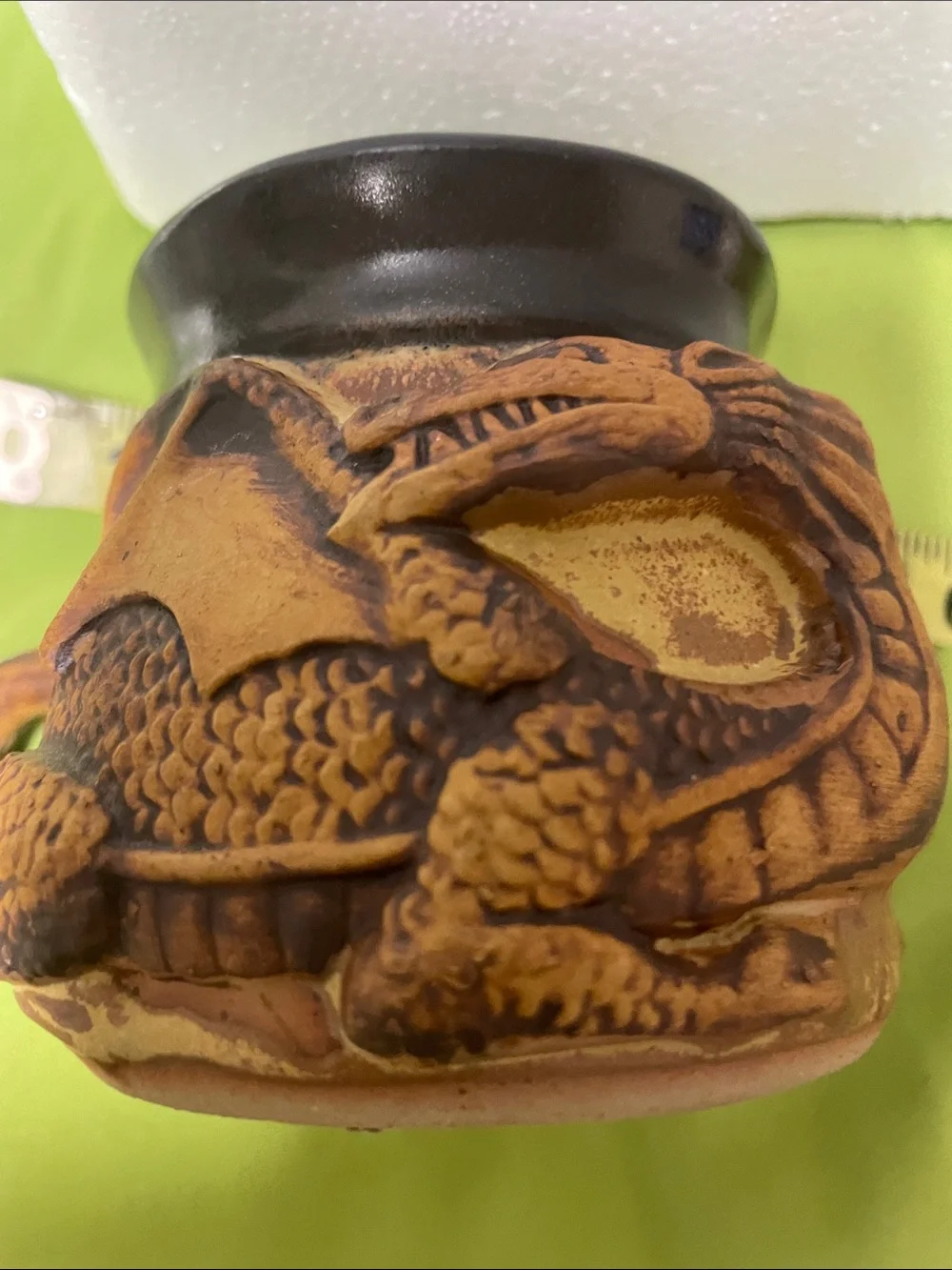 Textured Dragon Accent Habitat Cup in Brown